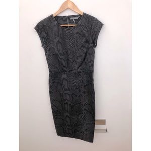 Kristin Davis Women's Sheath Dress Snake Print Cap Sleeve Gray Black